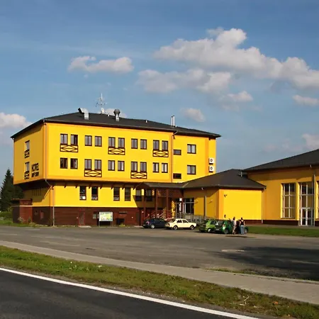 Zlaty Chlum فندق 3*